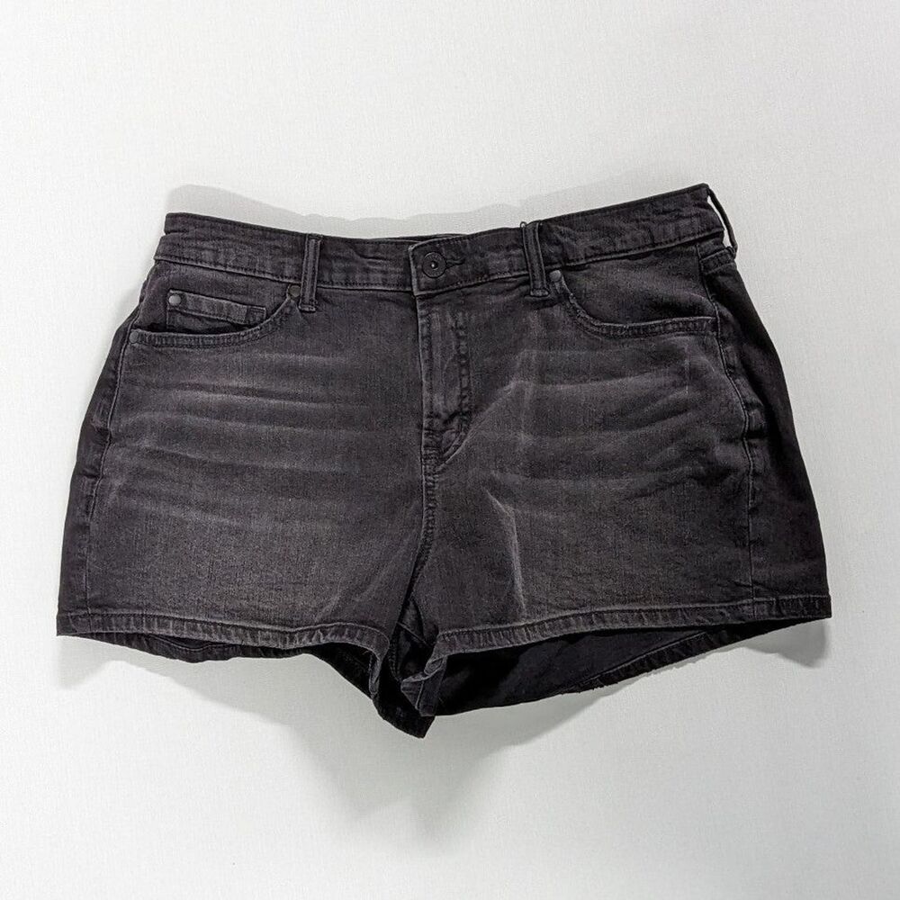 Torrid Minimalist Black 3.5"‎ Distressed Denim Jean A-Line Shorts New Size 14